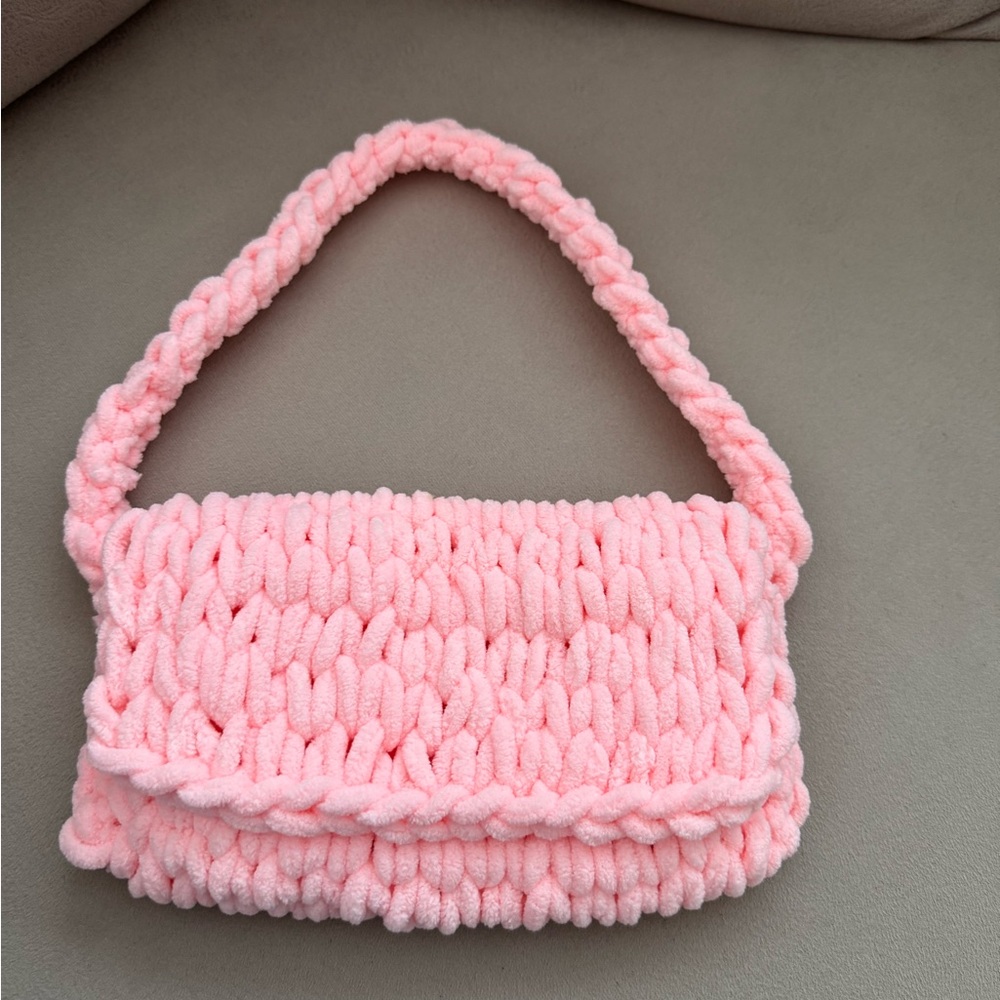 Handmade knit pink puffy shoulder bag #crochetbags